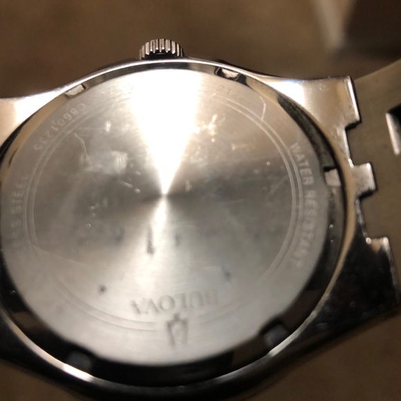 Bulova diamond watch - Picture 3 of 4